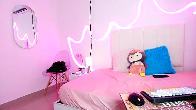 iiamsara online show from September 26, 4:33 pm