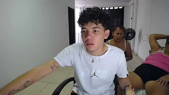 Snapshot of brutal_dirty_sex chatting on September 8, 9:47 pm brutal dirty sex online show from September 8, 9:47 pm