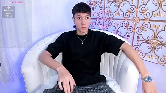 LittleDanny  online show from March 26, 3:39 pm