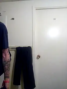 Snapshot of jizzyglizzy92 chatting on February 22, 2:34 am jizzyglizzy92 online show from February 22, 2:34 am