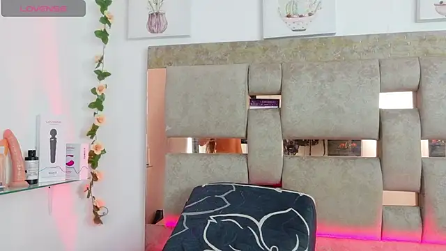 Natasha-Adams online show from December 21, 9:33 pm