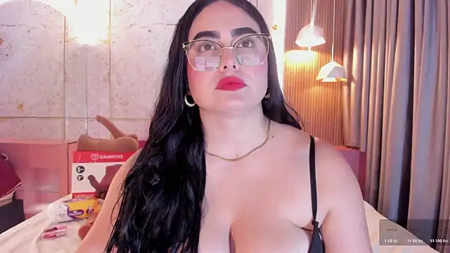 sofiiacarson online show from May 29, 7:45 pm