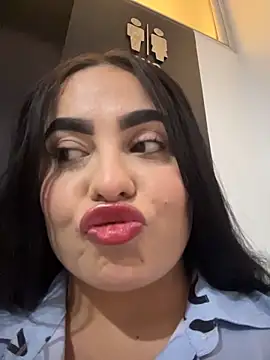 sofiiacarson online show from June 19, 7:50 pm