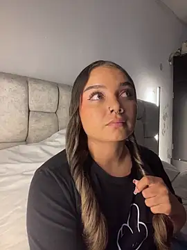 AnnyLopezzz  online show from April 11, 8:18 am