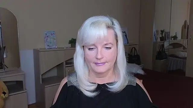 Snapshot of Vina_Vision chatting on October 14, 11:22 am Vina Vision online show from October 14, 11:22 am