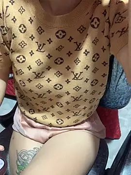 Tieuvi 18 online show from October 22, 10:53 pm