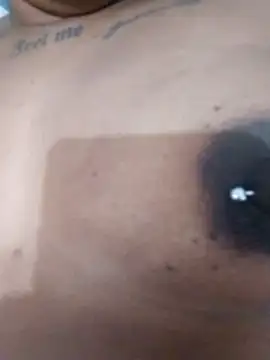 Snapshot of nessinha12 chatting on November 3, 9:43 am nessinha12 online show from November 3, 9:43 am