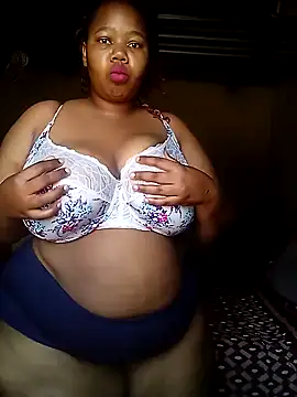 Snapshot of Curvycandy95 chatting on September 10, 6:24 am Curvycandy95 online show from September 10, 6:24 am