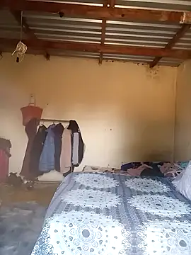 Snapshot of Curvycandy95 chatting on October 13, 4:56 am Curvycandy95 online show from October 13, 4:56 am