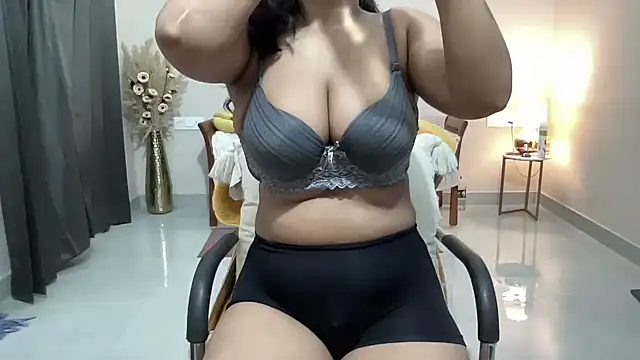 Snapshot of piyassi__divya chatting on June 18, 7:29 pm piyassi divya online show from June 18, 7:29 pm