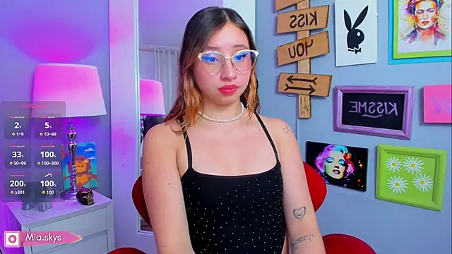 mia skys online show from December 18, 2:45 pm