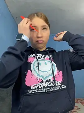 mia skys online show from February 10, 10:30 am