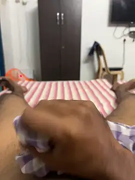 usermood2000 online show from November 23, 7:30 am