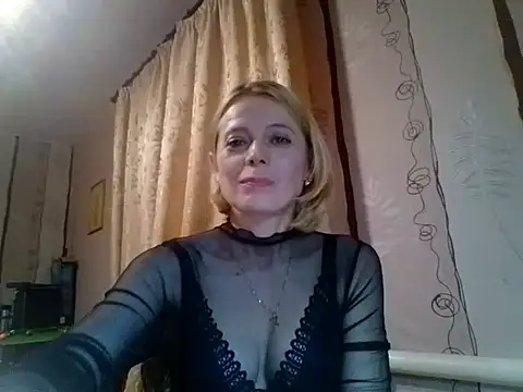 LiluXRose online show from October 15, 9:59 pm