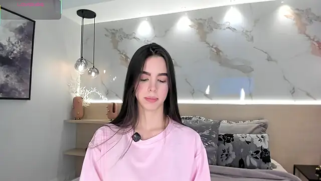 SolAvelar online show from June 21, 1:19 am
