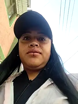 -Mia1 online show from September 26, 1:26 pm