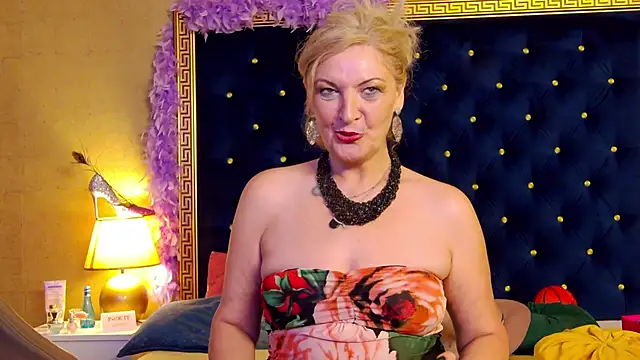Snapshot of Allura_Jenson chatting on June 11, 12:32 am Allura Jenson online show from June 11, 12:32 am