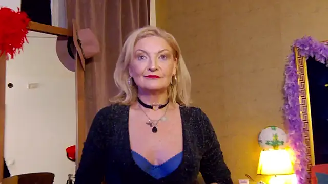 Snapshot of Allura_Jenson chatting on June 14, 9:39 pm Allura Jenson online show from June 14, 9:39 pm