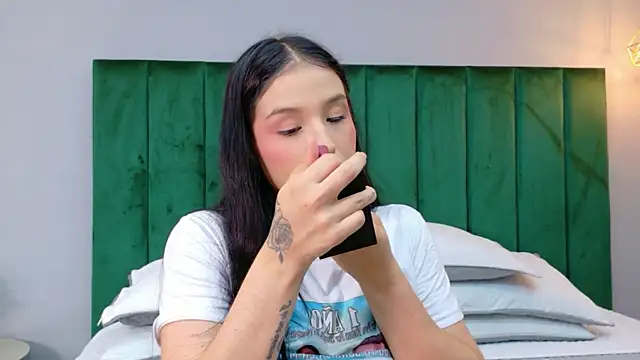 Snapshot of Ashley_Evans22 chatting on July 9, 12:26 am Ashley Evans22 online show from July 9, 12:26 am