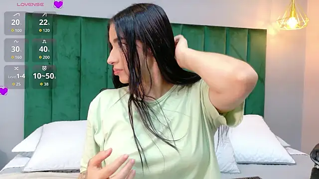 Snapshot of Ashley_Evans22 chatting on July 10, 10:45 pm Ashley Evans22 online show from July 10, 10:45 pm