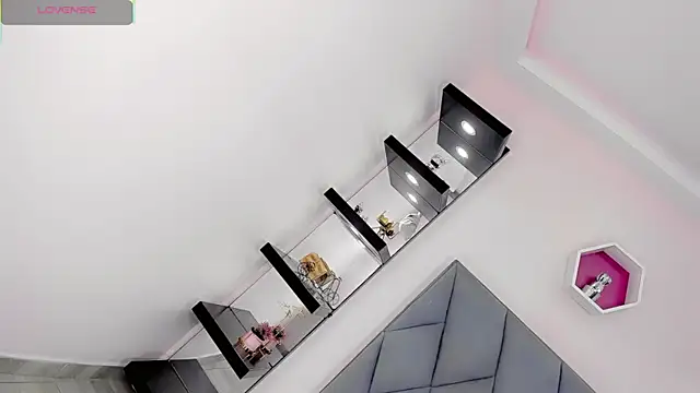 Amira Ember online show from November 27, 8:33 pm