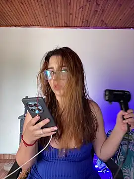 CoraVibes online show from September 17, 8:21 pm