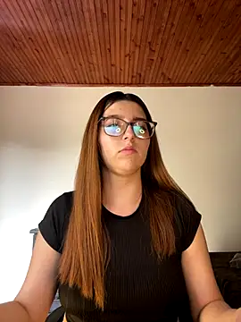 CoraVibes online show from October 3, 7:33 pm