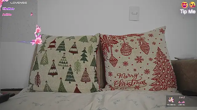 Roxybeautyy online show from March 14, 9:37 am