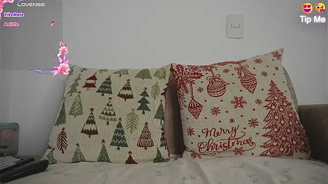 Roxybeautyy online show from March 20, 9:36 am