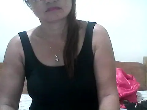 nathalie0045 online show from March 10, 10:04 pm