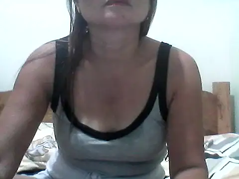 Snapshot of nathalie0045 chatting on May 24, 9:58 am nathalie0045 online show from May 24, 9:58 am