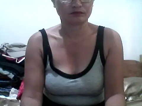 Snapshot of nathalie0045 chatting on June 12, 10:30 pm nathalie0045 online show from June 12, 10:30 pm