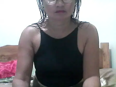 Snapshot of nathalie0045 chatting on June 15, 10:28 am nathalie0045 online show from June 15, 10:28 am