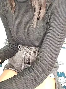 Snapshot of Vaani_Sharma79 chatting on January 19, 2:43 pm Vaani Sharma79 online show from January 19, 2:43 pm