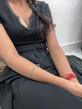 Snapshot of cute_parii_ chatting on October 1, 10:16 pm cute parii online show from October 1, 10:16 pm