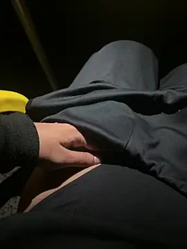 Snapshot of deeidnic chatting on October 8, 12:30 am deeidnic online show from October 8, 12:30 am