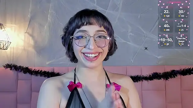 Snapshot of Lexyy_Bluee chatting on October 16, 3:24 pm Lexyy Bluee online show from October 16, 3:24 pm