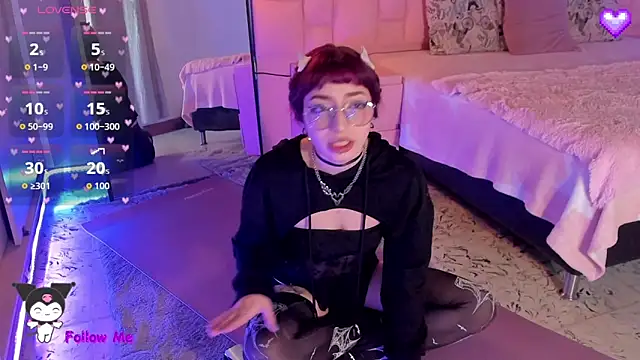 Snapshot of Lexyy_Bluee chatting on February 19, 8:43 am Lexyy Bluee online show from February 19, 8:43 am