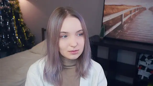 HongTomczak online show from December 23, 7:06 am