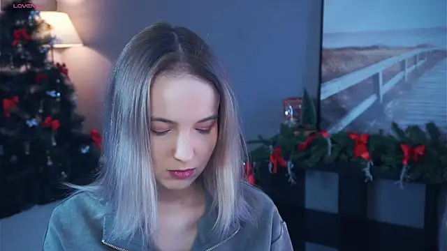 HongTomczak online show from January 17, 7:35 am