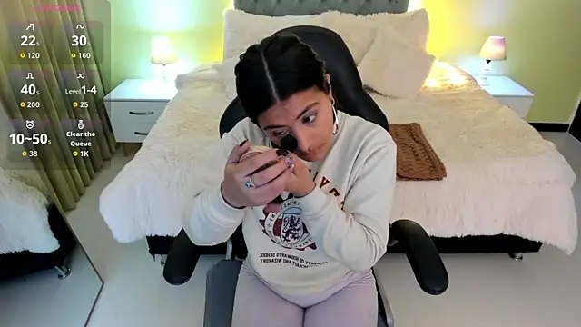 Camille Olsen  online show from October 18, 11:44 am