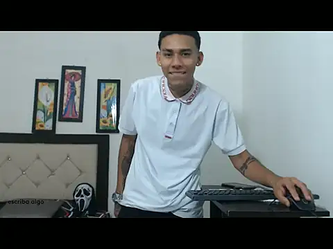 Snapshot of sebasbight chatting on November 3, 10:10 pm sebasbight online show from November 3, 10:10 pm