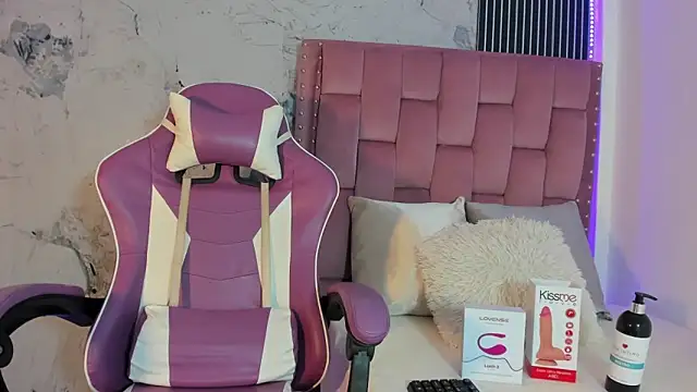 Mia Duarte1 online show from September 23, 7:28 pm