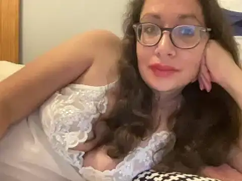 Snapshot of RosaFreya chatting on September 24, 8:56 pm RosaFreya online show from September 24, 8:56 pm