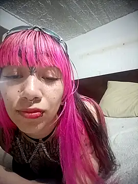 Snapshot of Meganhynde chatting on September 20, 11:28 pm Meganhynde online show from September 20, 11:28 pm