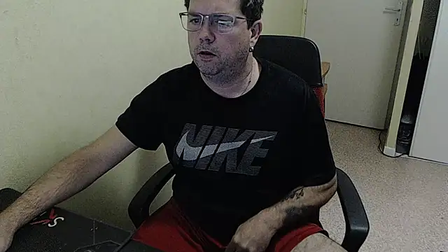 blueandwhite1 online show from December 13, 3:32 pm