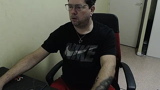 blueandwhite1 online show from December 14, 8:34 am