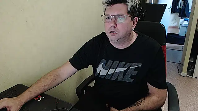 blueandwhite1 online show from December 17, 3:28 pm