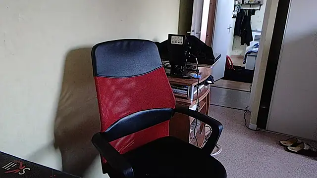 blueandwhite1 online show from December 30, 4:08 pm