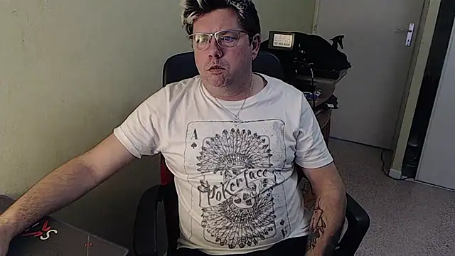 blueandwhite1 online show from January 7, 3:33 pm